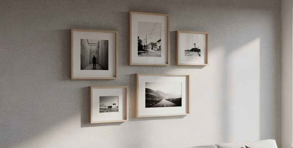 quadros que deixam paredes vazias mais interessantes sem pesar na decoração quadros para sala
